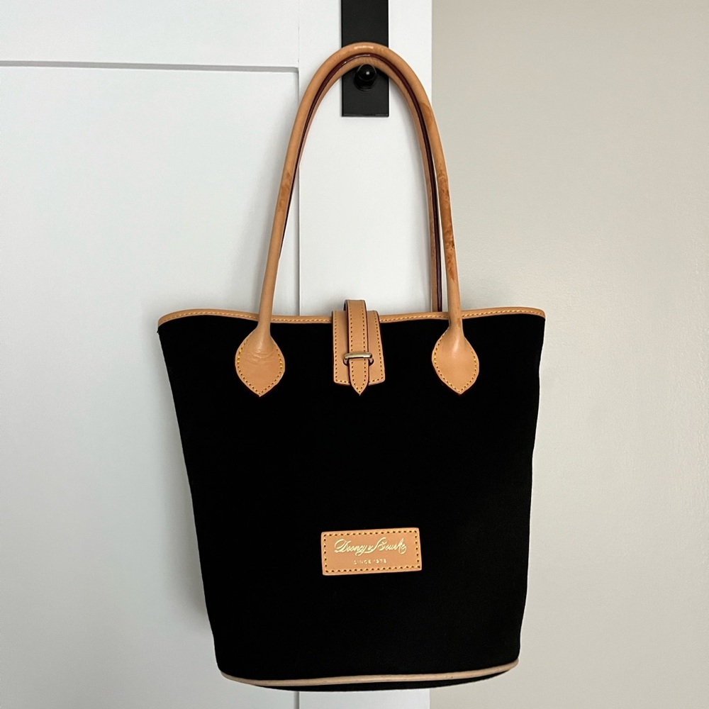 Dooney & Bourke Handbag